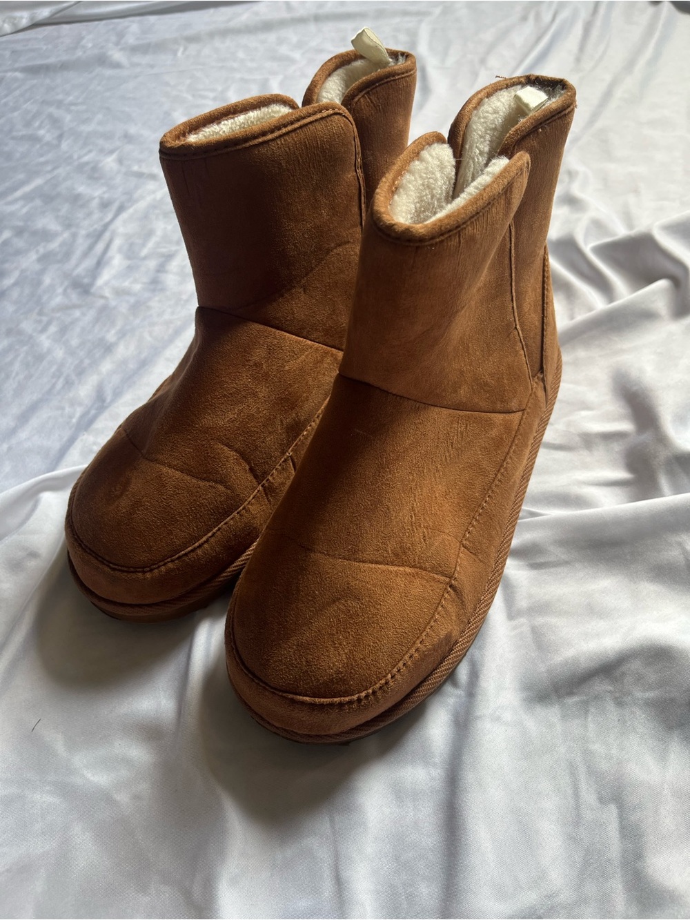 Old Navy Girls 5Y Slipper Boot Brown